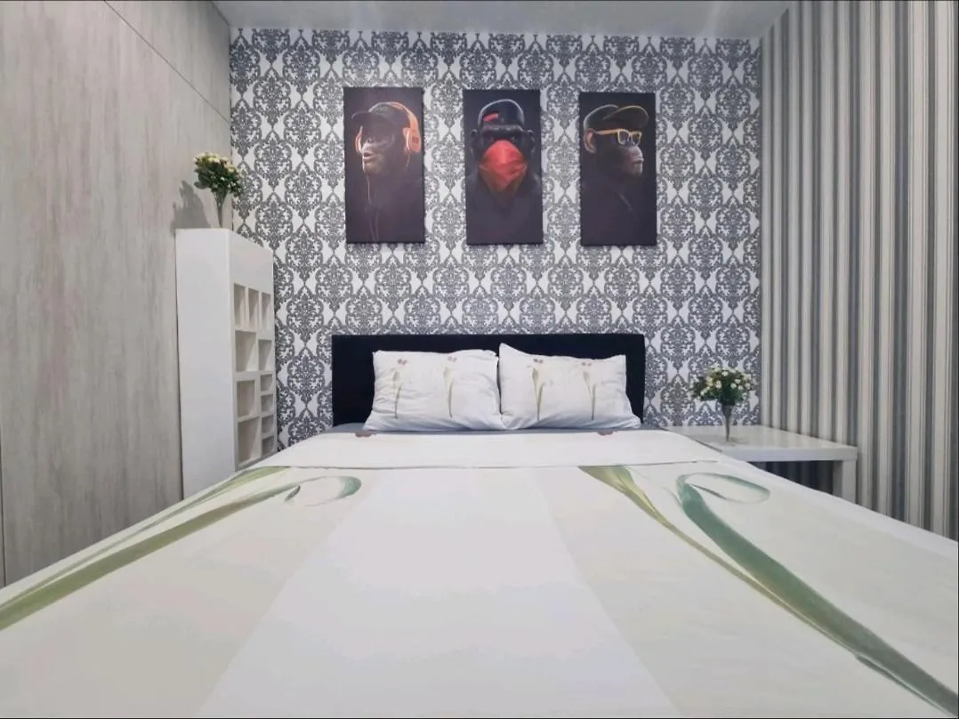 М. Харьковская, Ул. Вишняковская Kyiv Apartment